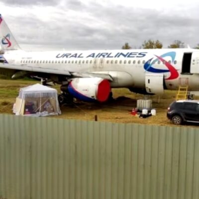 ural airlines airbus 320 põllul