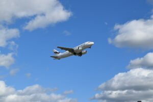 Finnair lisab suvepäevadele rohkem lende Helsinki–Kuressaare vahel